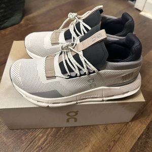 On Running CloudNova white/sand